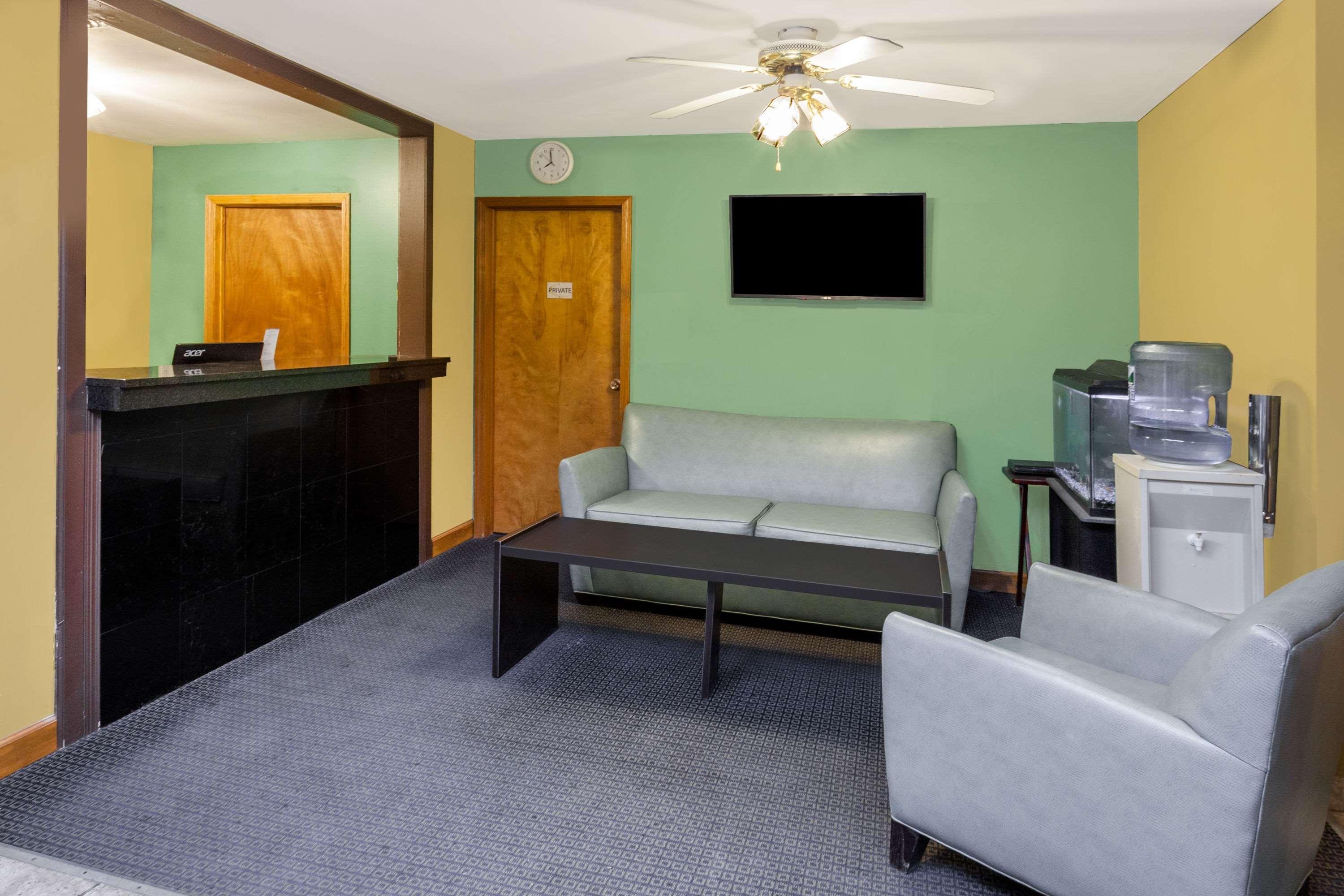 Super 8 By Wyndham Stevensville St Joseph Εξωτερικό φωτογραφία